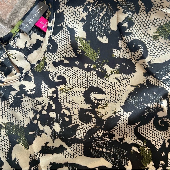 ⭐️BOGO FREE⭐️ Vince Camuto EUC blouse - Picture 7 of 11